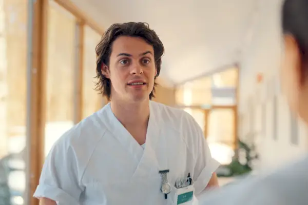 Transmítalo u omítalo: Temporada 3 de 'Home For Christmas' en Netflix, una comedia romántica noruega sobre las complicaciones de encontrar el amor a los 30