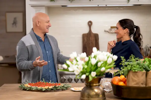 Streamen Sie es oder überspringen Sie es: „With Love, Meghan: Holiday Celebration“ auf Netflix, ein neues festliches Special der Herzogin von Sussex, das mehr Stil als Substanz hat