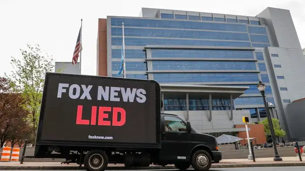 Dan Bonginos Fox News -Programm endet abrupt nach Vertragsgesprächen