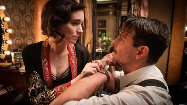 nightmare-alley-bradley-cooper-rooney-mara