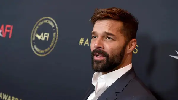 Grand Jeté Review: Ballerina Drama tanzt um ihre dunkleren Themen