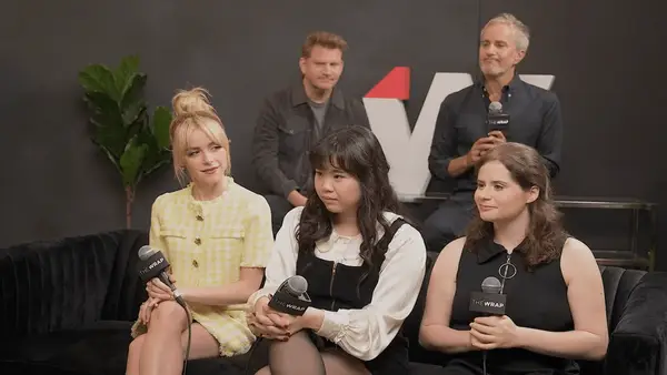 Revue Wildflower: Curnnan Schippka Anchal a Drame Unique The Son Otuess