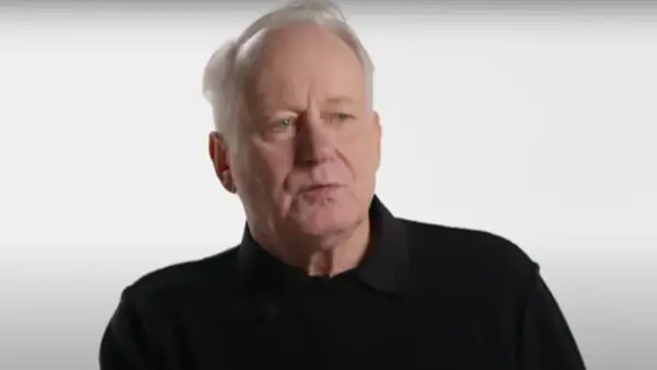 Stellan Skarsgård dit que le casting de Mamma Mia semblait absurde jusqu'à ce qu'il réalise que les hommes étaient le bimbo
