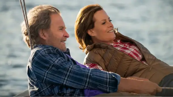 Valutazione della casa giusta: Sigourney Weaver affascina come una donna che afferma di non essere sotto influenza