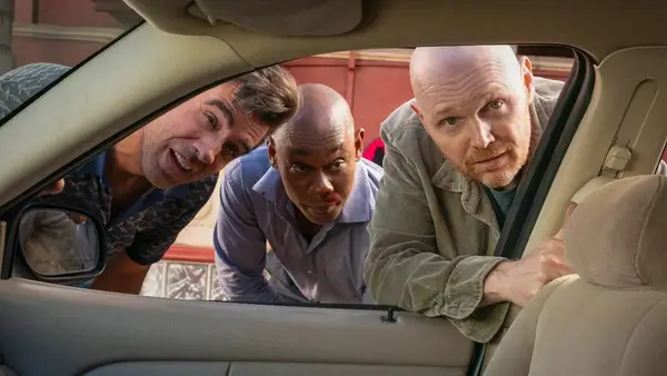 Leo Review: A comédia animada de Adam Sandler da Netflix funciona melhor quando se torna estranho