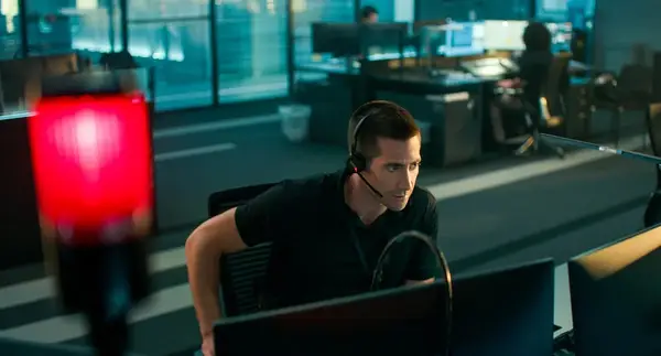 Revisão do filme culpado: o único homem de Jake Gyllenhaal é uma jornada infernal