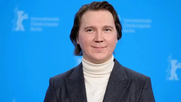 Paul Dano sagt, dass der Batman ein echter Film war, aber er erwartet etwas mehr Schnörkel, das nicht Superhelden ist