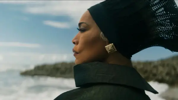 black-panther-wakanda-forever-angela-bassett
