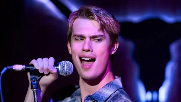 Nicholas Galitzine as Prince Henry in 