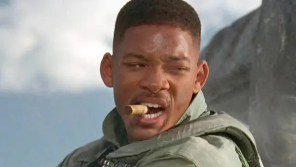 La continuazione della Giornata dell'indipendenza è stata riscritta in 2 settimane dopo la partenza di Will Smith, spiega Roland Emmerich