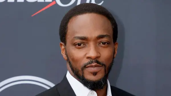 Anthony Mackie afferma che la continuazione di Marvel Captain America: Brave New World gli porterà un cerchio