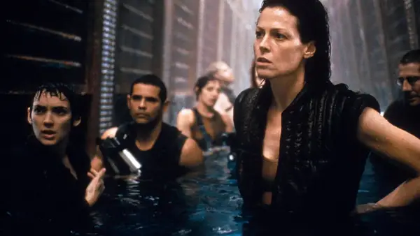 Il direttore di Alien: Resurrection ammette che la versione di Joss Whedon sarebbe stata un successo, ma anche qualcosa per gli sciocchi