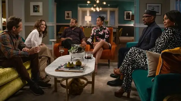 Sie People's Review: Kenia Barris und die Comedy -Zusammenarbeit von Jonah Hill mischen die angemessenen und veralteten