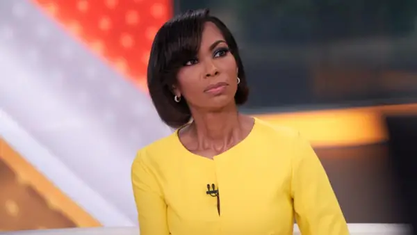 L'host che va oltre il numero di Harris Faulkner copre lo sviluppo del programma Fox News: non credo che l'opinione sia quella