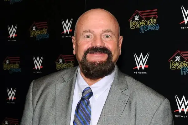 Howard Finenel, inverno do anel do Hall da Fama da WWE, não enganando os E € 69 como