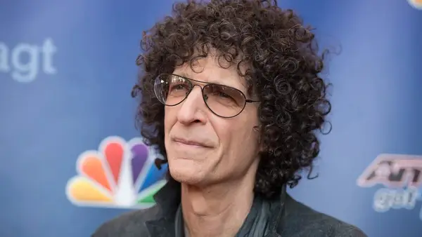 Howard Stern si trova di fronte a una nuova reazione dopo che un video dei commenti lascivi sugli ospiti diventa virale (video)