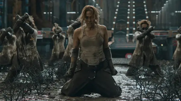 Jennifer Lopez dances in mud in 