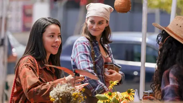 La star, Sherri Saum, parla dell'ultima stagione di buon problema e dei suoi inizi come regista