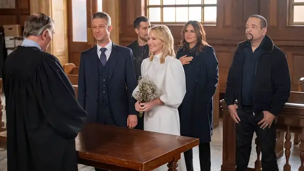 rollins-carisi-wedding-svu