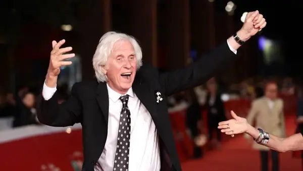 Judy Holda, uma atriz que interpreta o acordeão, morre aos 72