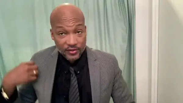 Clifton Oliver, ator da Broadway do rei Leone, morreu aos 47 anos de idade