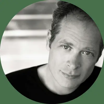 Asseyez-vous sur lui, Ojai! Comment le Happy Day Star Anson Williams a perdu une carrière dans un professeur de yoga