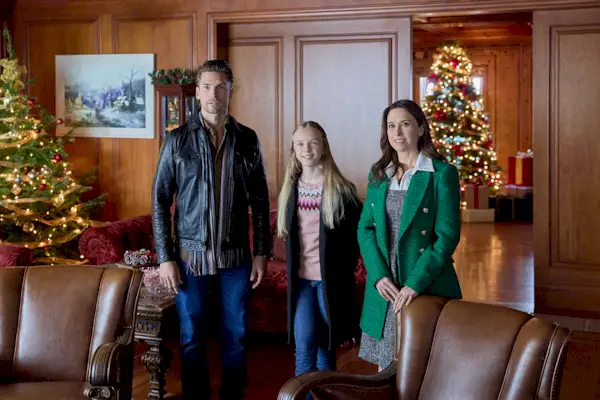 Andrew Walker, Cadence Compton e Lacey Chabert em