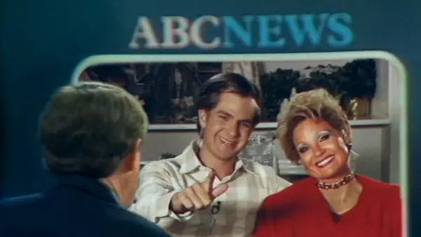 Rezension des Films The Eyes of Tammy Faye: Jessica Chastain wendet das Herz und die Seele auf den biografischen Film des Televangelisten an