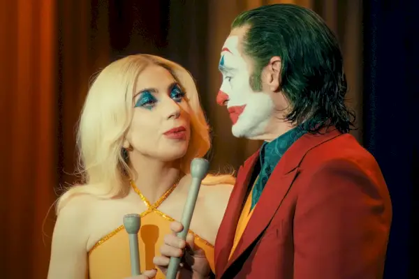 JOKER : FOLIE A DEUX, (alias JOKER 2), de gauche à droite : Lady Gaga dans le rôle de Harley Quinn, Joaquin Phoenix dans le rôle du Joker, 2024.