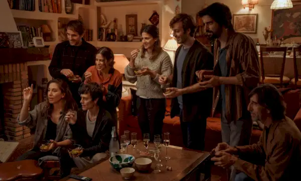 Transmítalo u sáltelo: ‘El Año Nuevo’ en MUBI, donde se examina una relación a través de una década de vísperas de Año Nuevo