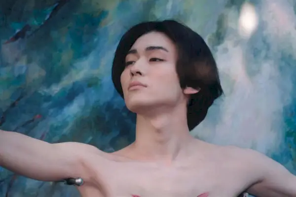 Diffusez-le ou ignorez-le : « Spécimens humains » sur Prime Video, un thriller sombre sur un expert en papillons qui a peut-être tué six adolescents pour créer une œuvre d'art