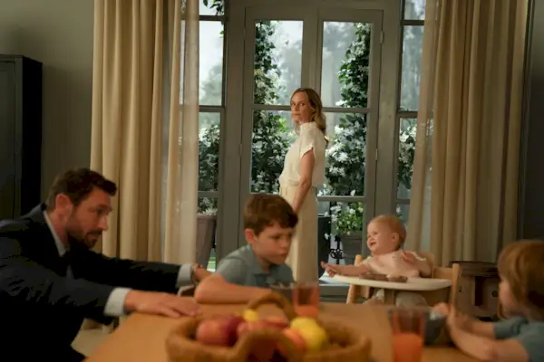 Diffusez-le ou ignorez-le : « Petits désastres » sur Paramount, où un médecin appelle les services sociaux au sujet d'un ami lorsque son bébé blessé arrive aux urgences