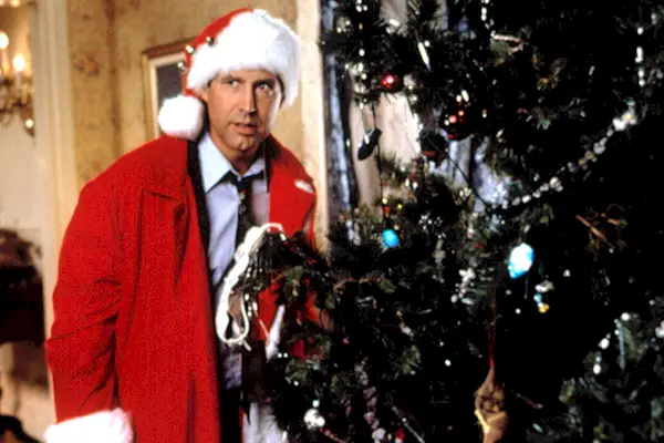 Diffusez-le ou ignorez-le : « Je suis Chevy Chase et vous ne l'êtes pas » sur CNN, une tentative fascinante de sonder l'esprit d'une superstar de la comédie insaisissable