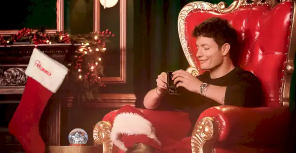 Transmítalo u sáltelo: 'Matt Rife: Unwrapped - Un especial navideño de trabajo multitudinario' en Netflix, que permite a la audiencia ser traviesa también