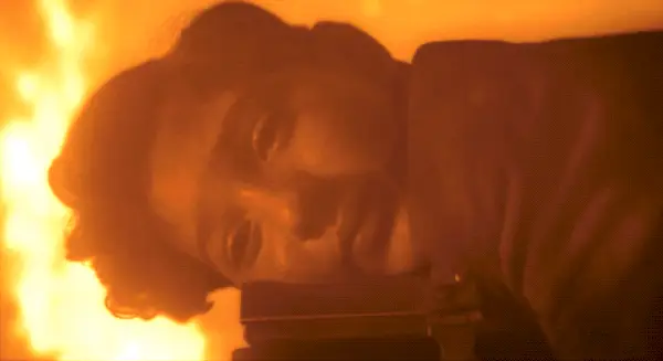 WILLKOMMEN BEI DERRY EP 7 Rich küsst den Kühlschrank