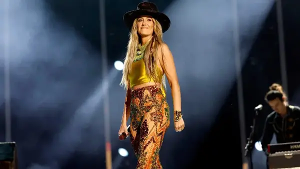 La estrella del country Lainey Wilson testificará antes del panel de la Cámara sobre el mal uso de la IA en entretenimiento