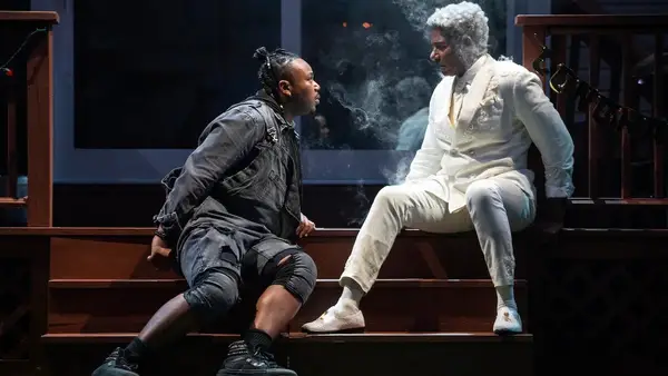 Broadway Camelot Review: Avec Aaron Sorkin, qu'est-ce que ça aime?