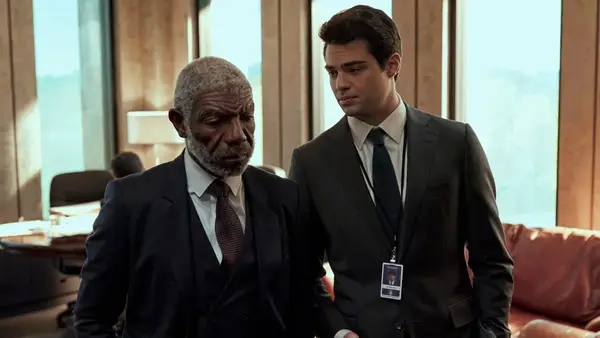 Der Rekrut -Cast and Character Guide: Wer spielt wen in der Netflix -Serie? (Fotos)