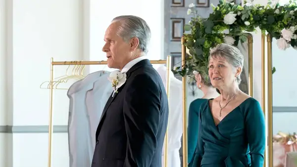 Gregory Harrison and Dee Wallace Stone as Buck and Maddie