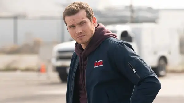 9-1-1: Jennifer Love Hewitt dice che Buck e Tommy Romance Television è stato sorpreso