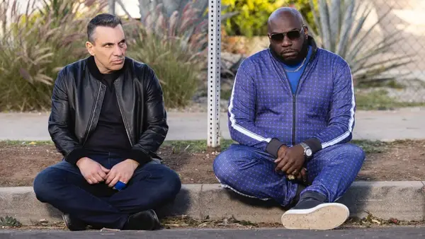 Chuck Lorre já ouviu que a situação muitas vezes morre para pensar que realmente é