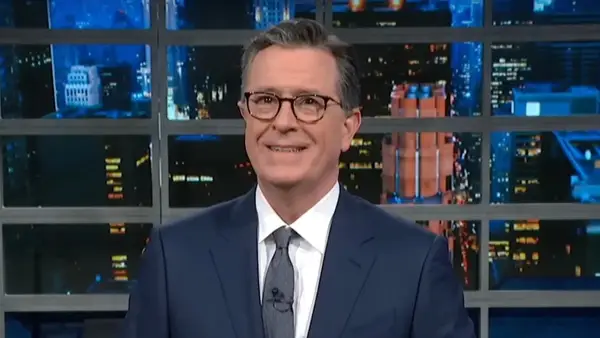 Stephen Colbert scopre un nuovo significato per i maghi controllando l'ortografia sociale di Trump