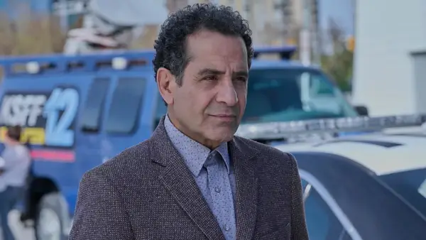 'Señor. El último caso de Monk: una película de una película de monje: el investigador plagado de ansiedad de Tony Shalhoub busca un propósito en un mundo post-pandemia