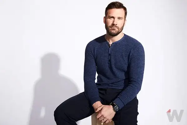Takenstar Clive Standen Exklusive StudioWrap -Porträts (Fotos)