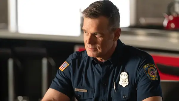 Der 9-1-1-1 estrela Ryan Guzman