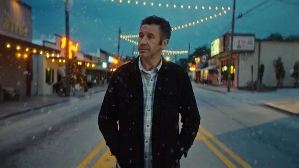 Wie der Big Door Award sein Ausgangsmaterial überschritten hat, hat in Staffel 2 die mitfühlende Komödie in Staffel 2 gepackt