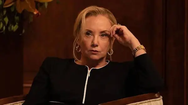 Der Nachfolgestar, J. Smith-Cameron, bittet Jesse Armstrong, eine Reihe von Folgen für sie zu schreiben: Betrachten Sie einen Spin-off namens Gerri!