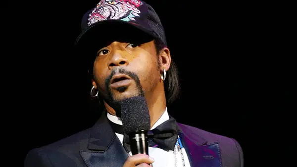 Cedric, o artista contrai a piada de Katt Williams, diz como uma história revisionista