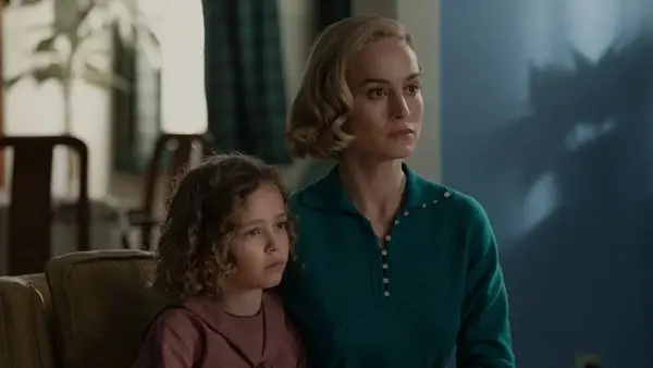 Lecciones en química Showrunner en las perspectivas de la temporada 2 y cómo el final difiere del libro