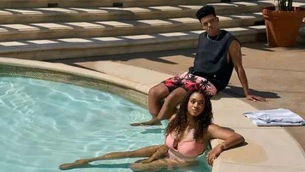 Jabari Banks as Will and Simone Joy Jones as Lisa Wilkes in Season 3 of 